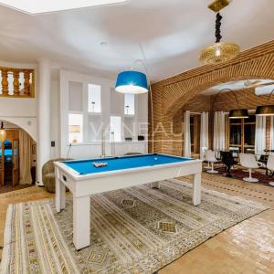 VILLA DE MAITRE SUR GOLF À VENDRE