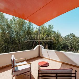 VILLA DE MAITRE SUR GOLF À VENDRE