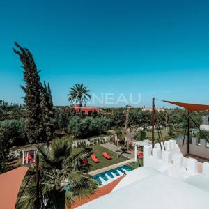 VILLA DE MAITRE SUR GOLF À VENDRE