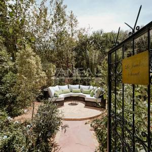 VILLA DE MAITRE SUR GOLF À VENDRE