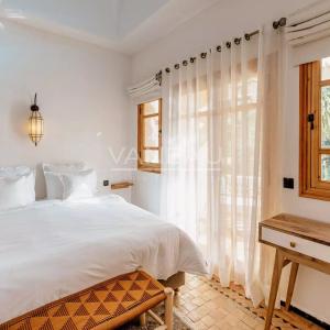 VILLA DE MAITRE SUR GOLF À VENDRE