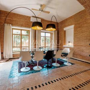 VILLA DE MAITRE SUR GOLF À VENDRE