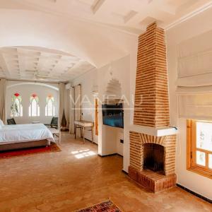 VILLA DE MAITRE SUR GOLF À VENDRE