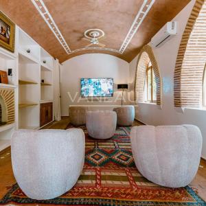 VILLA DE MAITRE SUR GOLF À VENDRE
