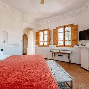 VILLA DE MAITRE SUR GOLF À VENDRE