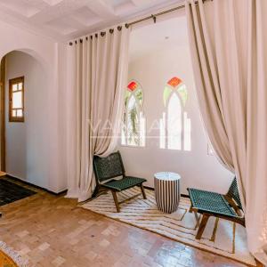 VILLA DE MAITRE SUR GOLF À VENDRE