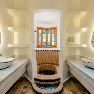 VILLA DE MAITRE SUR GOLF À VENDRE