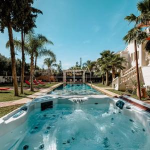VILLA DE MAITRE SUR GOLF À VENDRE
