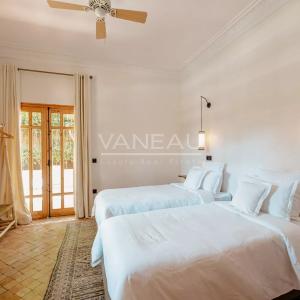 VILLA DE MAITRE SUR GOLF À VENDRE