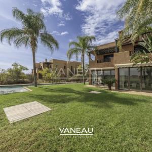 Villa front de front de golf  vue sur Atlas.