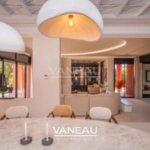 Villa rénovée par architecte à vendre sur Golf