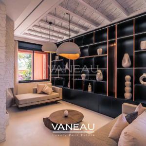 Villa rénovée par architecte à vendre sur Golf