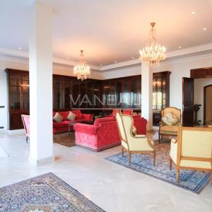 SOMPTUEUSE PROPRIÉTÉ DOMINANT LA MER À VENDRE SUR TANGER