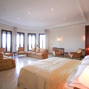 SOMPTUEUSE PROPRIÉTÉ DOMINANT LA MER À VENDRE SUR TANGER