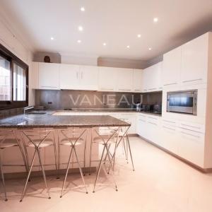 SOMPTUEUSE PROPRIÉTÉ DOMINANT LA MER À VENDRE SUR TANGER