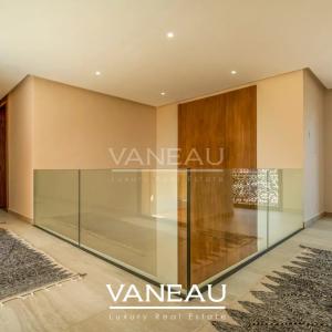 ***VILLA D'EXCEPTION DE 850m² SUR GOLF***