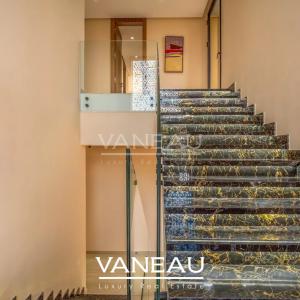 ***VILLA D'EXCEPTION DE 850m² SUR GOLF***