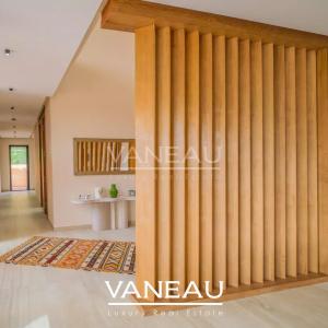 ***VILLA D'EXCEPTION DE 850m² SUR GOLF***