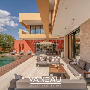 ***VILLA D'EXCEPTION DE 850m² SUR GOLF***