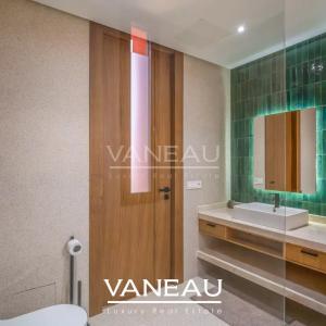 ***VILLA D'EXCEPTION DE 850m² SUR GOLF***