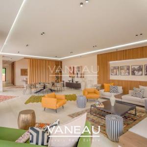 ***VILLA D'EXCEPTION DE 850m² SUR GOLF***