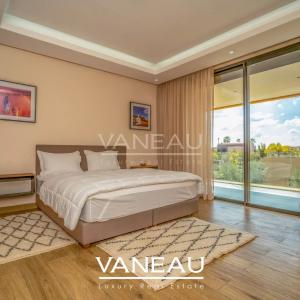 ***VILLA D'EXCEPTION DE 850m² SUR GOLF***