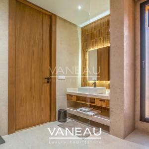 ***VILLA D'EXCEPTION DE 850m² SUR GOLF***