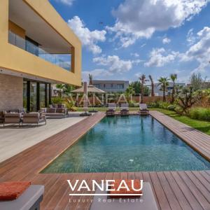 ***VILLA D'EXCEPTION DE 850m² SUR GOLF***