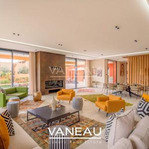 ***VILLA D'EXCEPTION DE 850m² SUR GOLF***