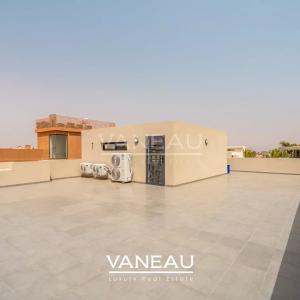 Villa de 500 m² habitable sur terrain arboré