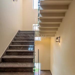 Villa de 500 m² habitable sur terrain arboré