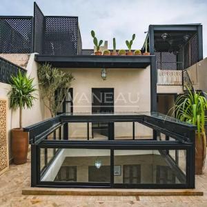 Riad trois chambres avec bassin et vue Koutoubia