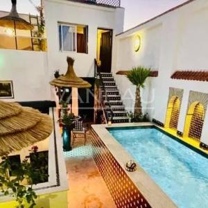 MARRAKECH MAISON D'HÔTES DE 7 CHAMBRES PISCINE SUR LA TERRASSE À