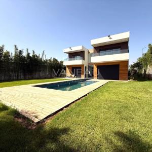 Villa à vendre sur Bouskoura Ville Verte -  1 300 m²