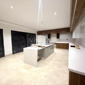 Villa à vendre sur Bouskoura Ville Verte -  1 300 m²