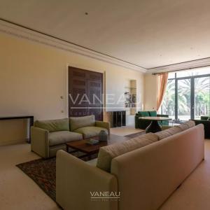 SUPERBE PROPRIÉTÉ À VENDRE AU COEUR D'UN GOLF DE PRÉSTIGE À MARR