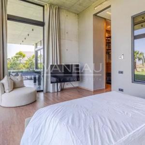 Villa d'architecte en 1ère ligne de golf