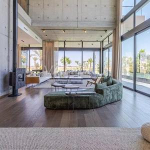 Villa d'architecte en 1ère ligne de golf