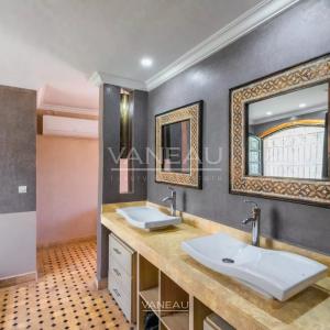 Un havre de paix au pied de l'Atlas sur 1 hectare avec VNA