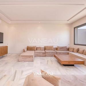 **À Vendre : Villa Spacieuse avec 5 Chambres à Marrakech**