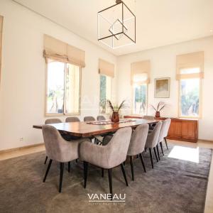 Sompteuse villa nichée au coeur de la Palmeraie