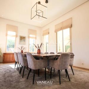 Sompteuse villa nichée au coeur de la Palmeraie