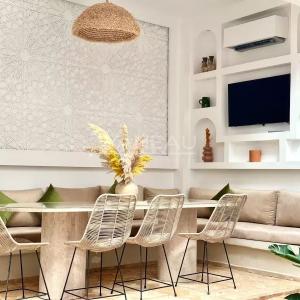 Riad 5 chambres avec basin à la Kasbah vue l' Atlas