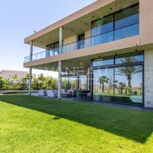 Villa d'architecte en 1ère ligne de golf