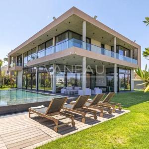 Villa d'architecte en 1ère ligne de golf