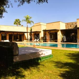 superbe villa contemporaine sur 2000m² carré de terrain