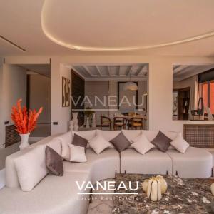 Villa rénovée par architecte à vendre sur Golf