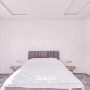 **À Vendre : Villa Spacieuse avec 5 Chambres à Marrakech**