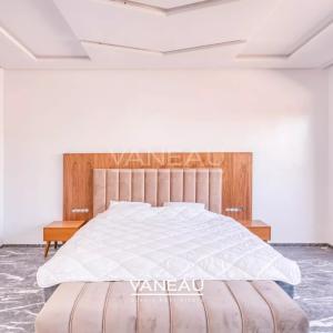 **À Vendre : Villa Spacieuse avec 5 Chambres à Marrakech**