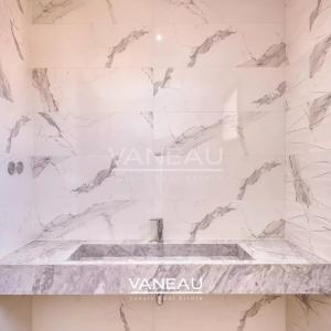 **À Vendre : Villa Spacieuse avec 5 Chambres à Marrakech**